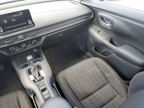 Used 2024 Nissan Altima 2.5 SV FWD image 13