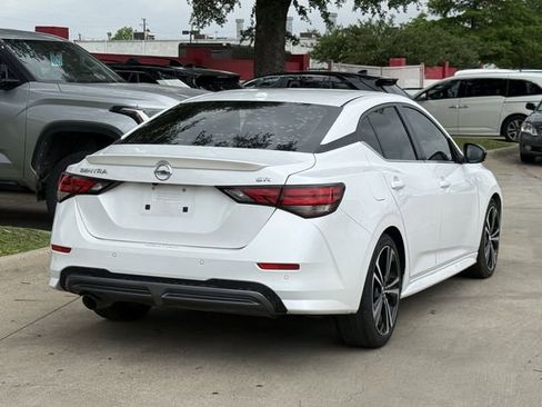 Used 2022 Nissan Sentra SR w/ Electronics Package FWD image 4