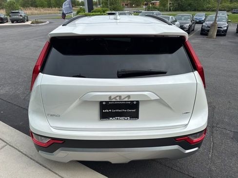 Certified 2023 Kia Niro LX FWD image 9