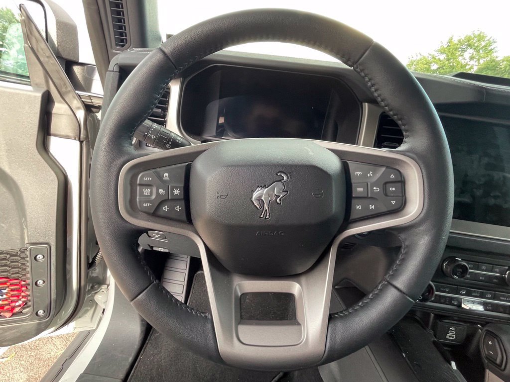 Used 2026 Ford Bronco Outer Banks AWD/4WD image 8
