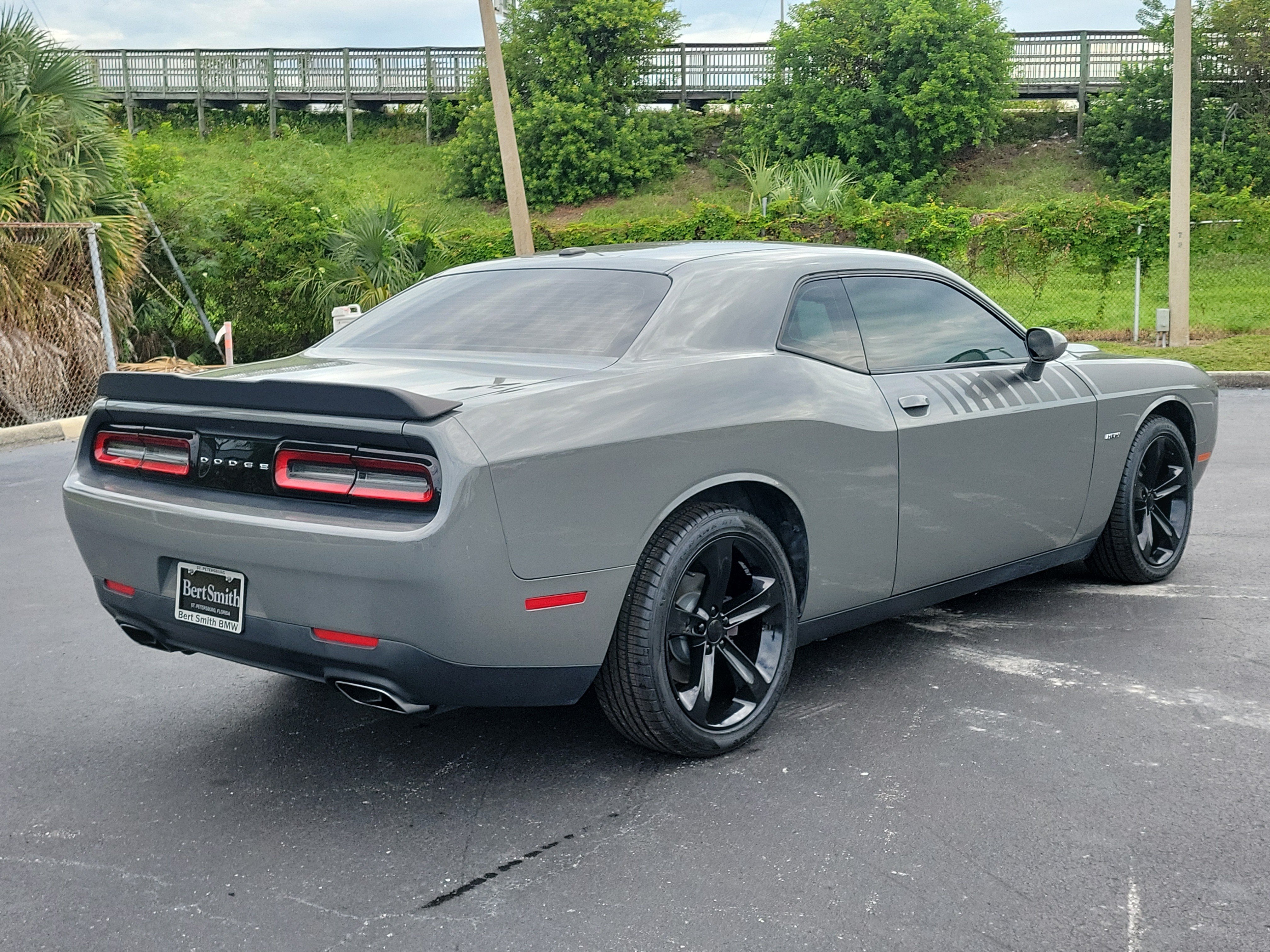 Used 2017 Dodge Challenger R/T RWD image 3