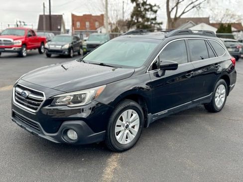 Used 2018 Subaru Outback 2.5i Premium image 3