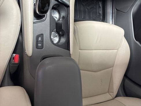 Used 2018 Cadillac XT5 Premium Luxury FWD image 19