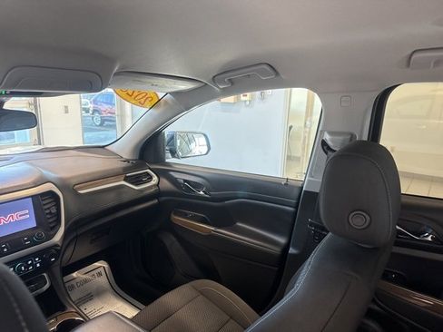 Used 2023 GMC Acadia SLE w/ Driver Convenience Package image 31