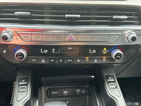 Used 2022 Kia Telluride SX w/ SX Prestige Package image 41
