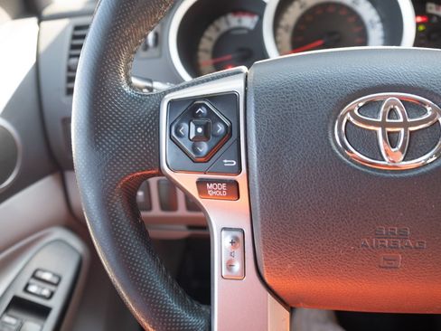Used 2015 Toyota Tacoma 4x4 Double Cab w/ TRD Sport Package image 6