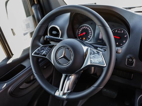 New 2025 Mercedes-Benz Sprinter 2500 image 13