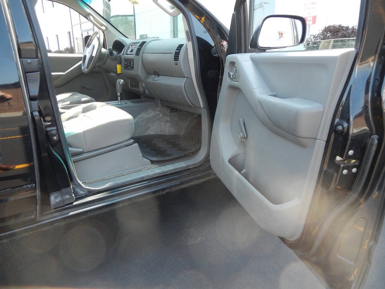 Used 2013 Nissan Frontier S RWD image 30