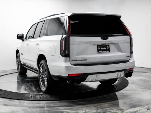 Used 2023 Cadillac Escalade V image 9