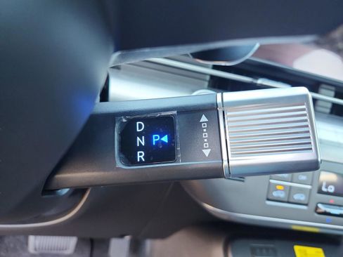 New 2026 Hyundai Kona Limited FWD image 32