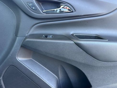 Used 2024 Chevrolet Equinox LT FWD image 27