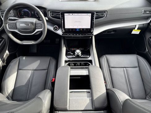 New 2026 Jeep Grand Wagoneer Limited image 12