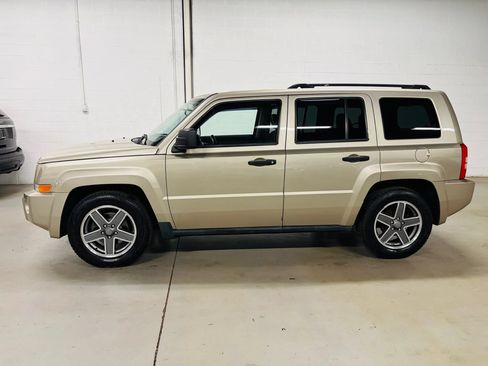 Used 2009 Jeep Patriot Sport FWD image 5