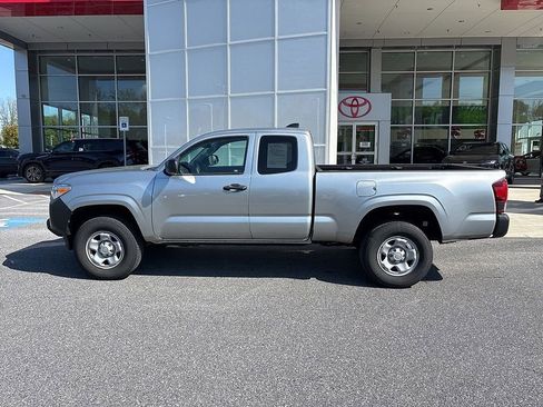Used 2023 Toyota Tacoma SR RWD image 4