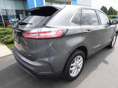 Used 2024 Ford Edge SEL image 3