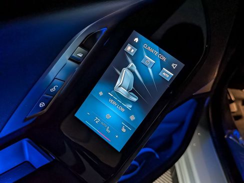 New 2026 BMW 740i xDrive image 36