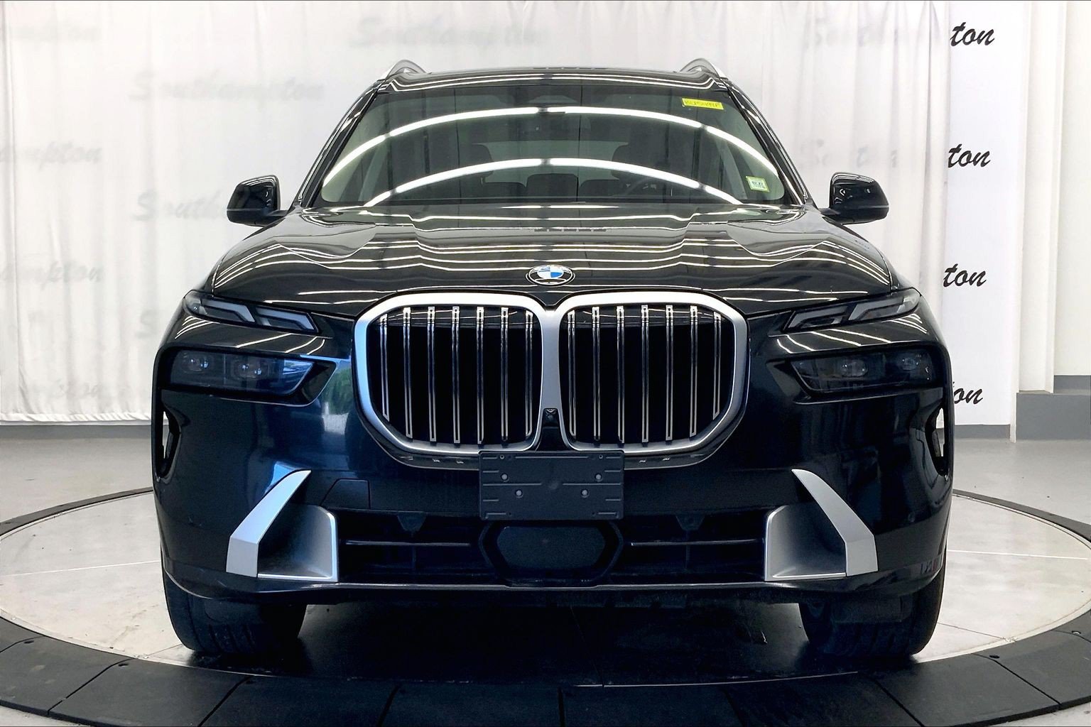 Used 2024 BMW X7 xDrive40i w/ Executive Package AWD/4WD image 10