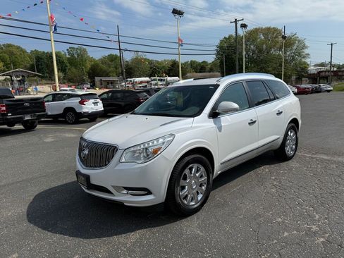 Used 2017 Buick Enclave Leather image 3