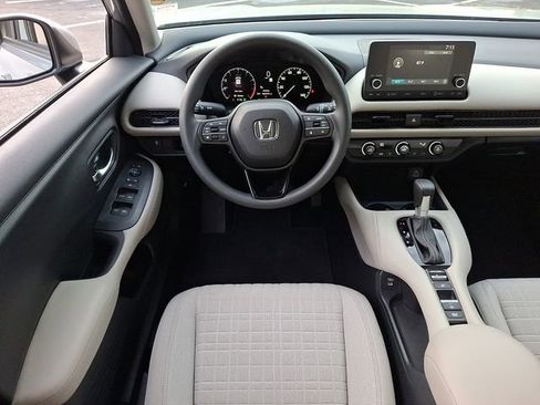 Used 2025 Honda HR-V LX image 11