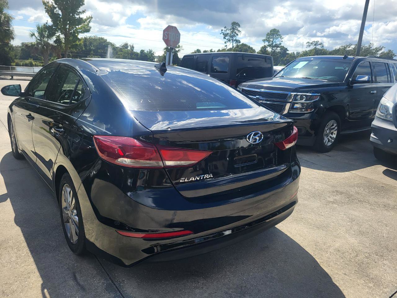 Used 2017 Hyundai Elantra SE FWD image 71