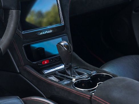 Used 2017 Maserati GranTurismo Sport RWD image 16