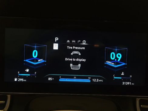 Used 2025 Hyundai Elantra SEL FWD image 23
