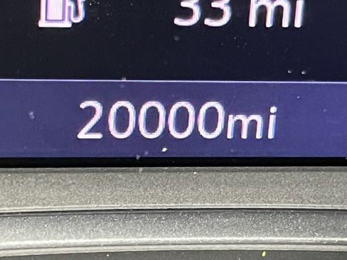 Used 2022 Chevrolet Traverse LT image 17