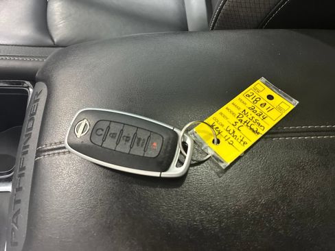 Used 2024 Nissan Pathfinder SL w/ SL Premium Package AWD/4WD image 19