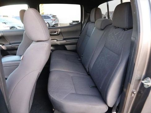 Certified 2017 Toyota Tacoma TRD Sport w/ Tow Package image 9