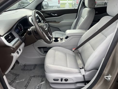 Used 2023 GMC Acadia SLE w/ Driver Convenience Package image 14