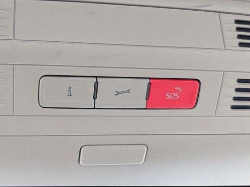 Used 2015 Volkswagen Golf TDI S image 32