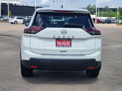Used 2024 Nissan Rogue S image 6