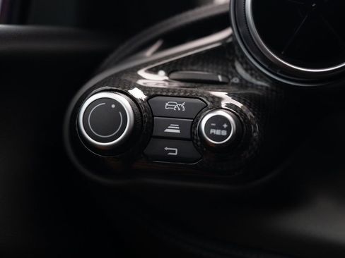 Used 2020 Ferrari F8 Tributo image 36