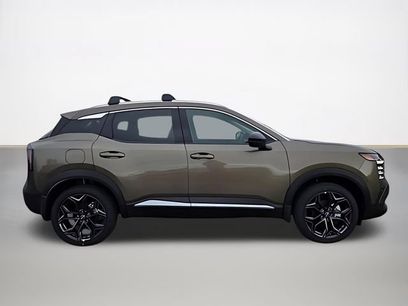 New 2026 Nissan Kicks SR w/ Cold Weather Package