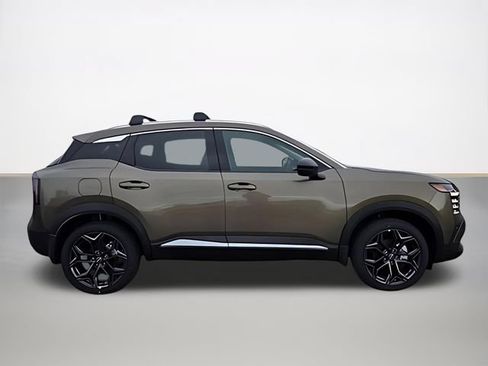 New 2026 Nissan Kicks SR w/ Cold Weather Package AWD/4WD image 2