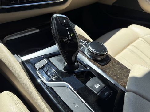 Used 2018 BMW 530i xDrive w/ Premium Package AWD/4WD image 29