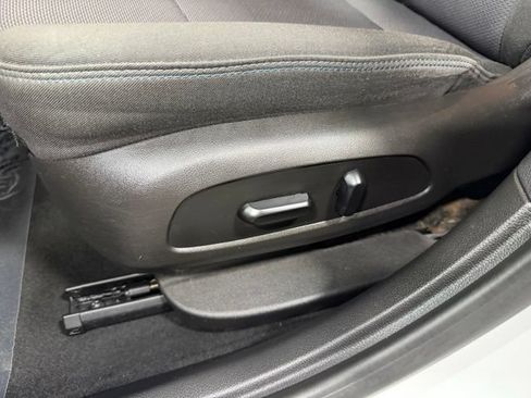 Used 2017 Chevrolet Cruze LT w/ Convenience Package FWD image 19