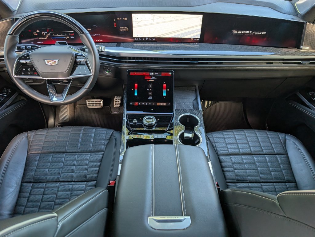 Certified 2025 Cadillac Escalade ESV V AWD/4WD image 20