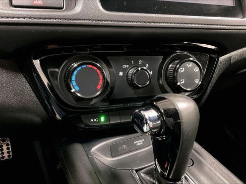 Used 2021 Honda HR-V Sport image 25