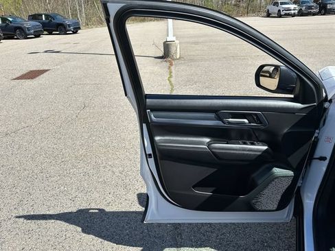 Used 2025 GMC Terrain Elevation AWD/4WD image 25
