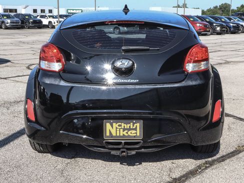 Used 2017 Hyundai Veloster Value Edition FWD image 5