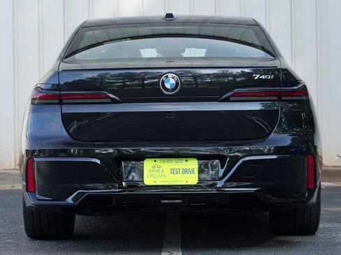 Used 2026 BMW 740i RWD image 11