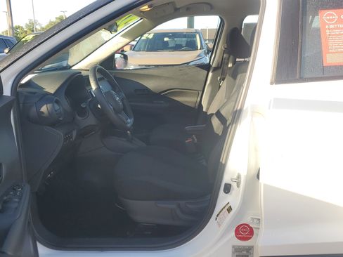 Used 2024 Nissan Kicks S image 18