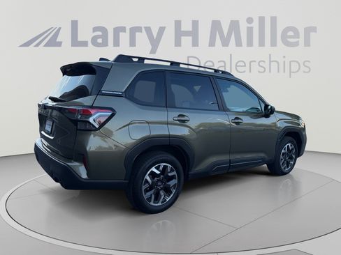 Used 2026 Subaru Forester Premium AWD/4WD image 5
