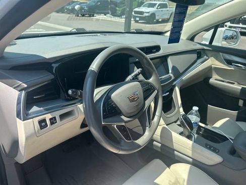 Used 2017 Cadillac XT5 Luxury w/ Driver Awareness Package AWD/4WD image 13