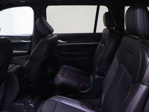 New 2026 Jeep Grand Cherokee L Limited AWD/4WD image 11