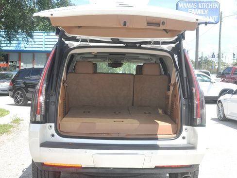 Used 2015 Cadillac Escalade Platinum RWD image 27