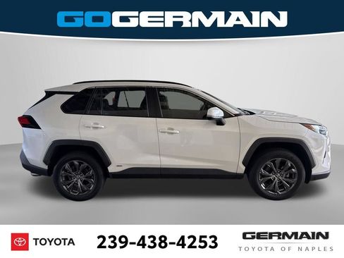 Used 2022 Toyota RAV4 XLE Premium AWD/4WD image 11