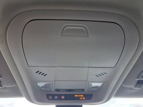 Used 2020 GMC Terrain SLE w/ Driver Convenience Package FWD image 32