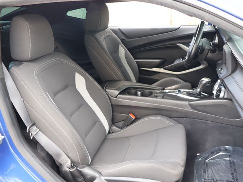 Used 2023 Chevrolet Camaro LT RWD image 17